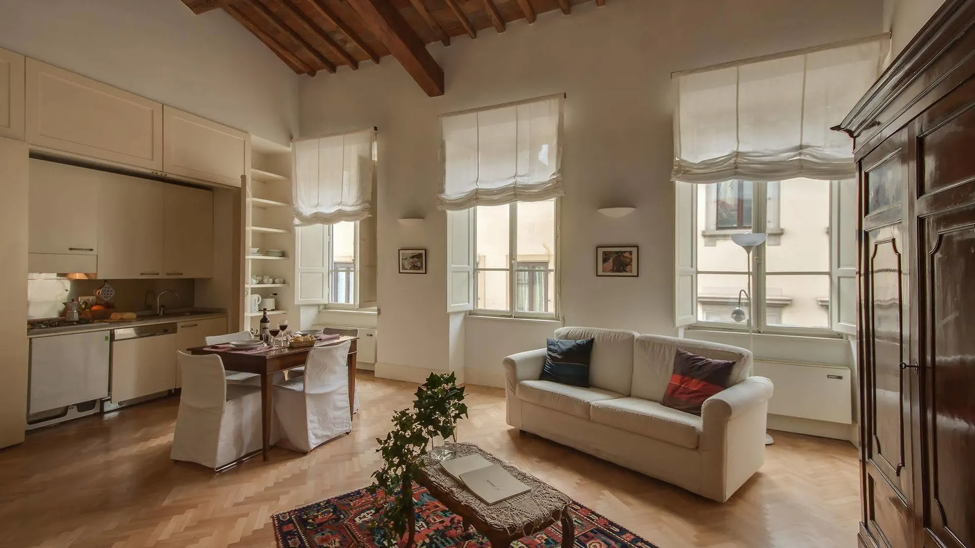 Family Apartments Signoria Firenze 2*,